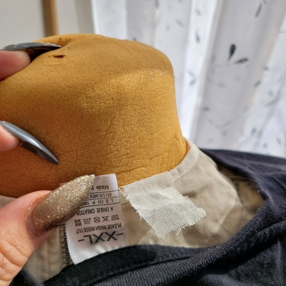 Lily munster shirt - Picture 3 of 3